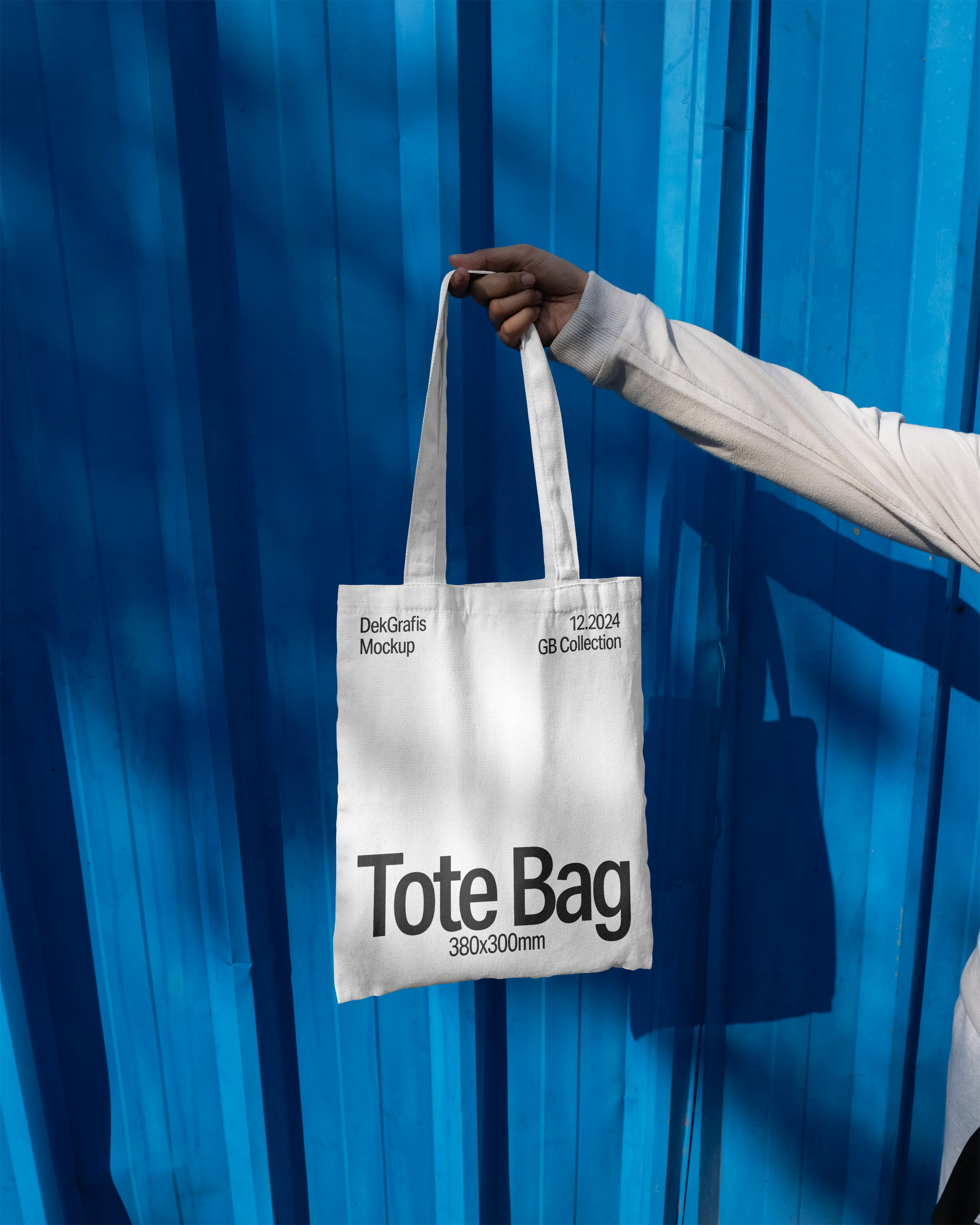 GB Blue Tote Bag Mockup 01