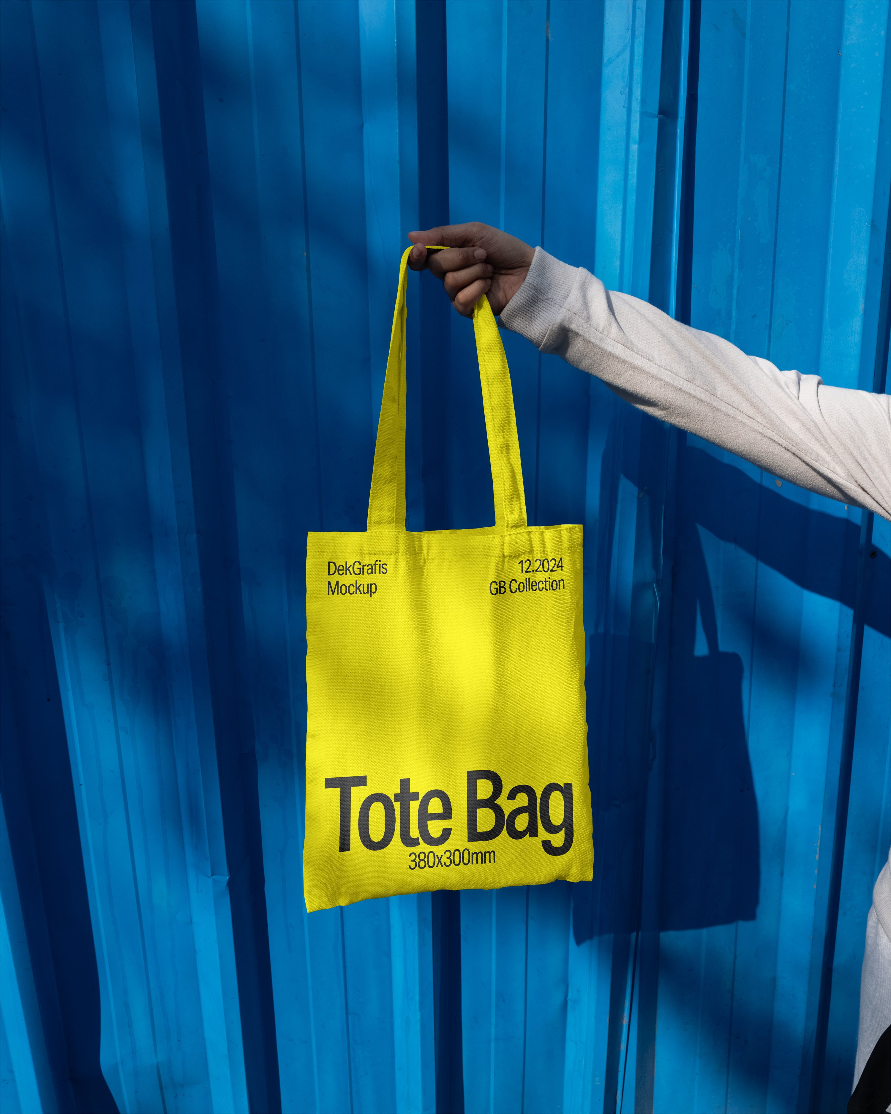 GB Blue Tote Bag Mockup 01
