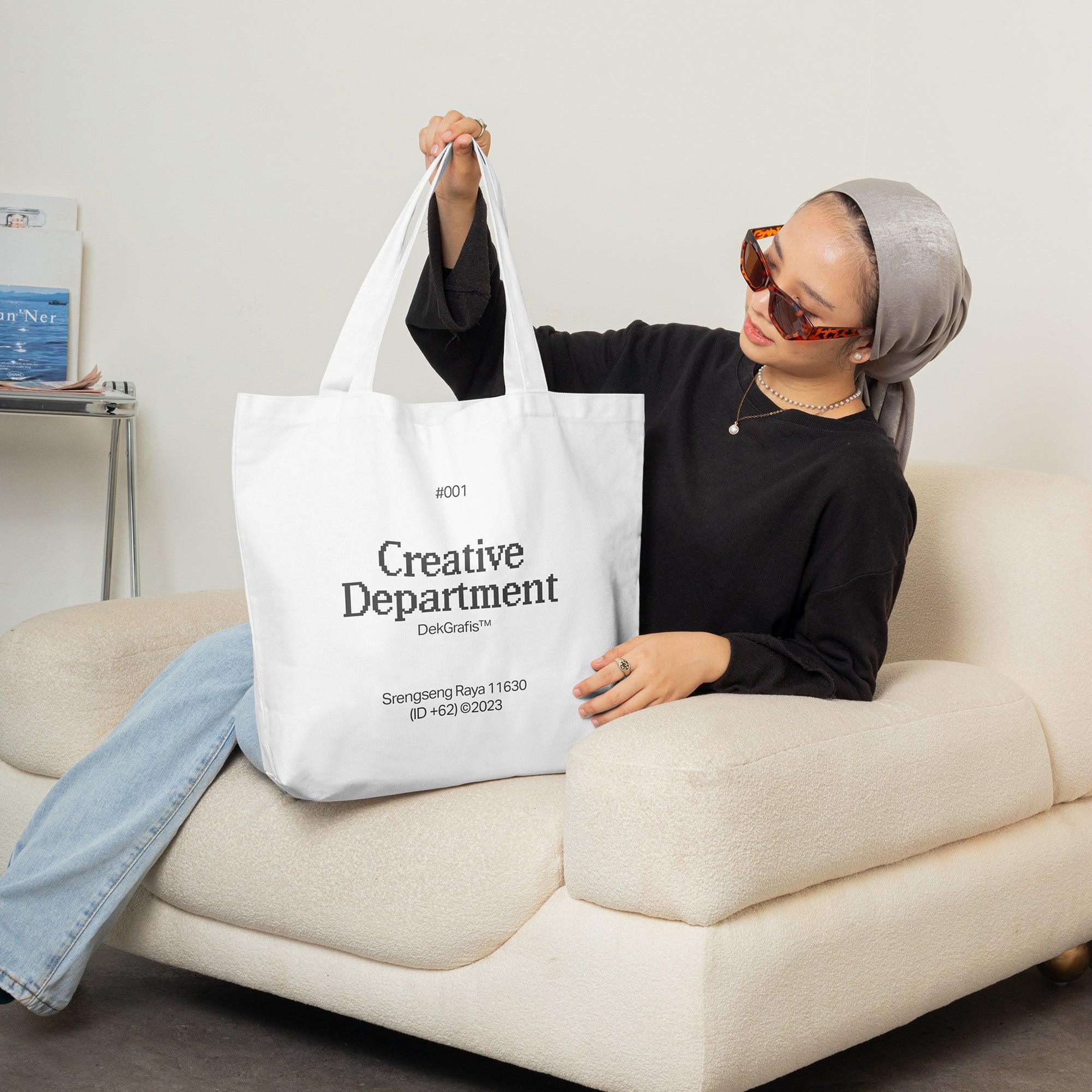 12 Premium Tote Bag Mockups 2023