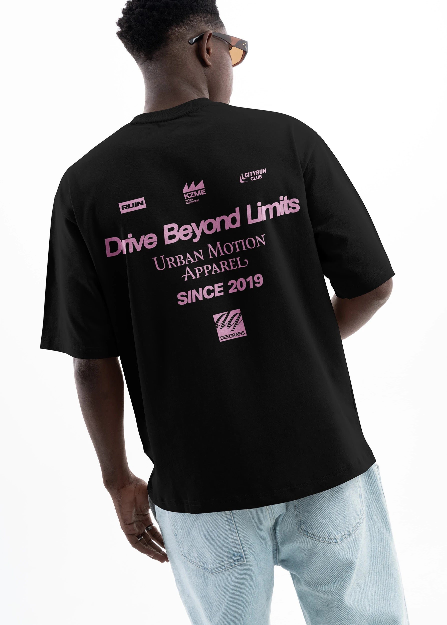 6 Premium Oversized Tees Man Mockups 2025