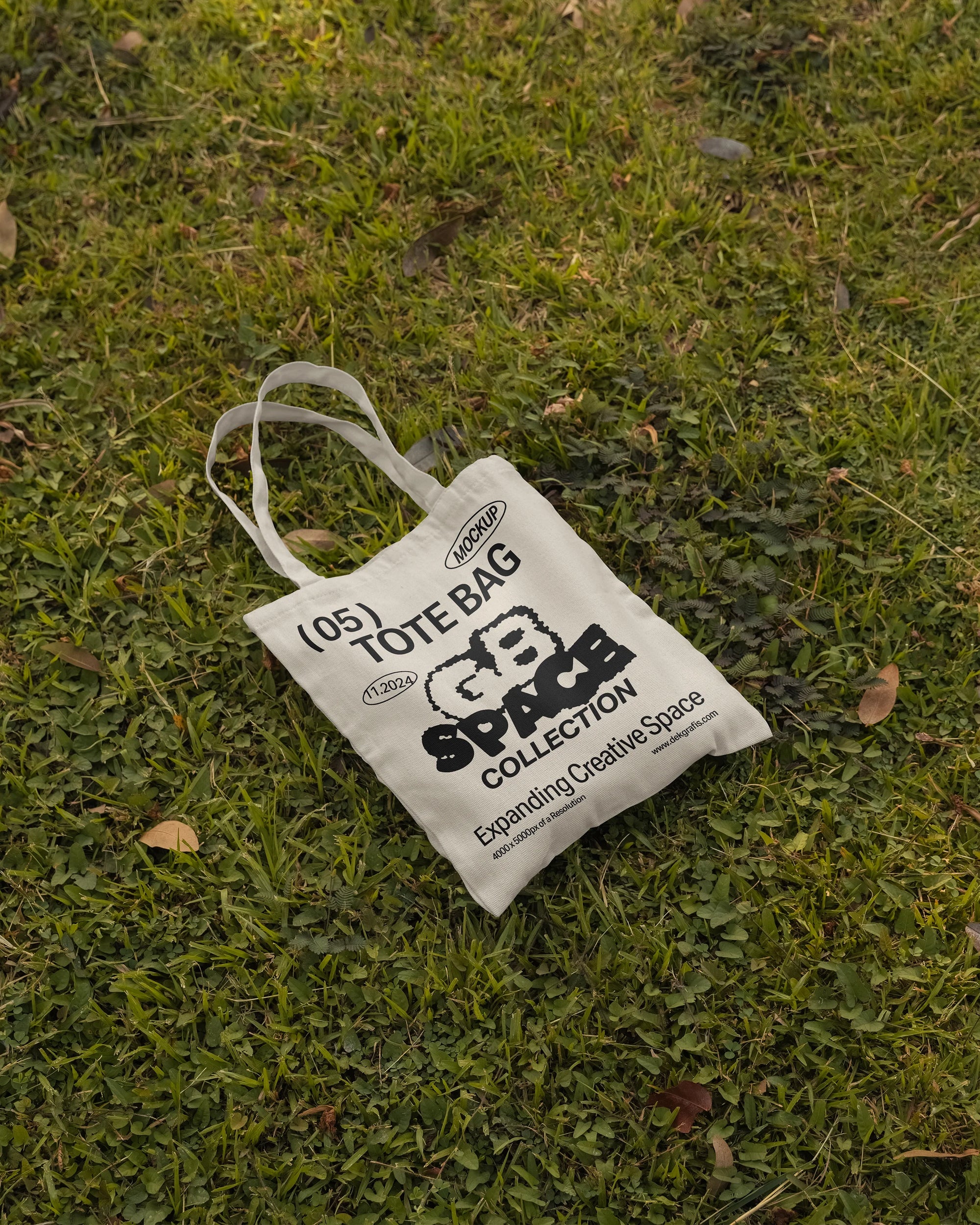 Free GBS Tote Bag Mockup 05